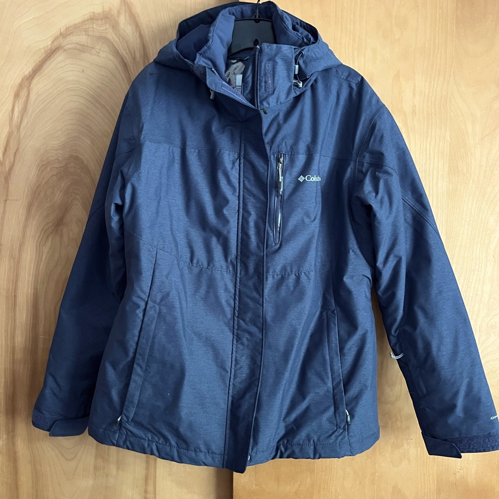 Large Columbia Omni heat Omni tech